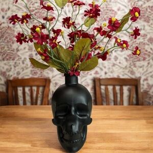 Black Skull Shaped Glass Bottle